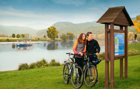 Cycling along the Labe (Elbe) river - © Petr Polák