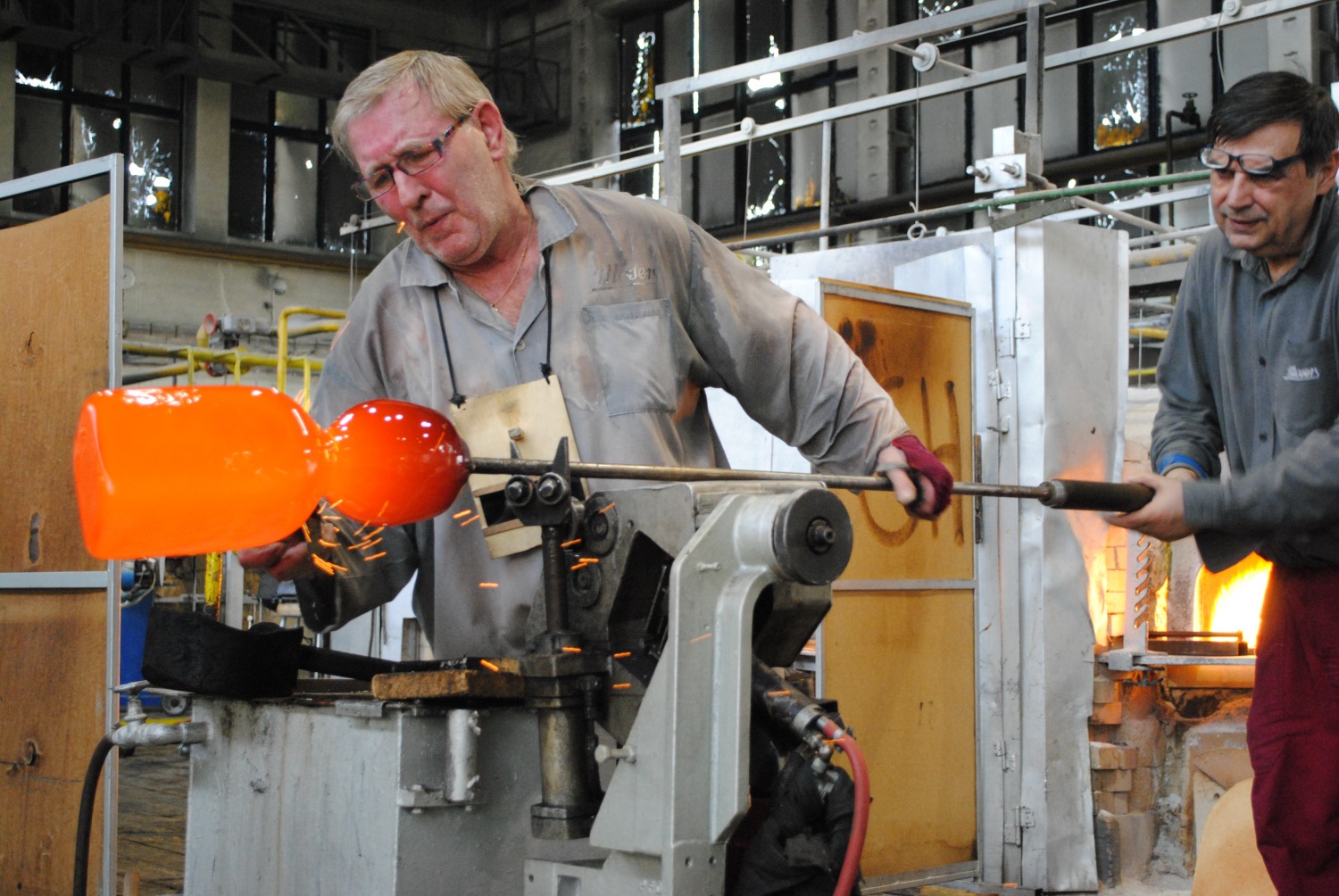 Making glass in the Moser factory - © Giannis Arvanitakis