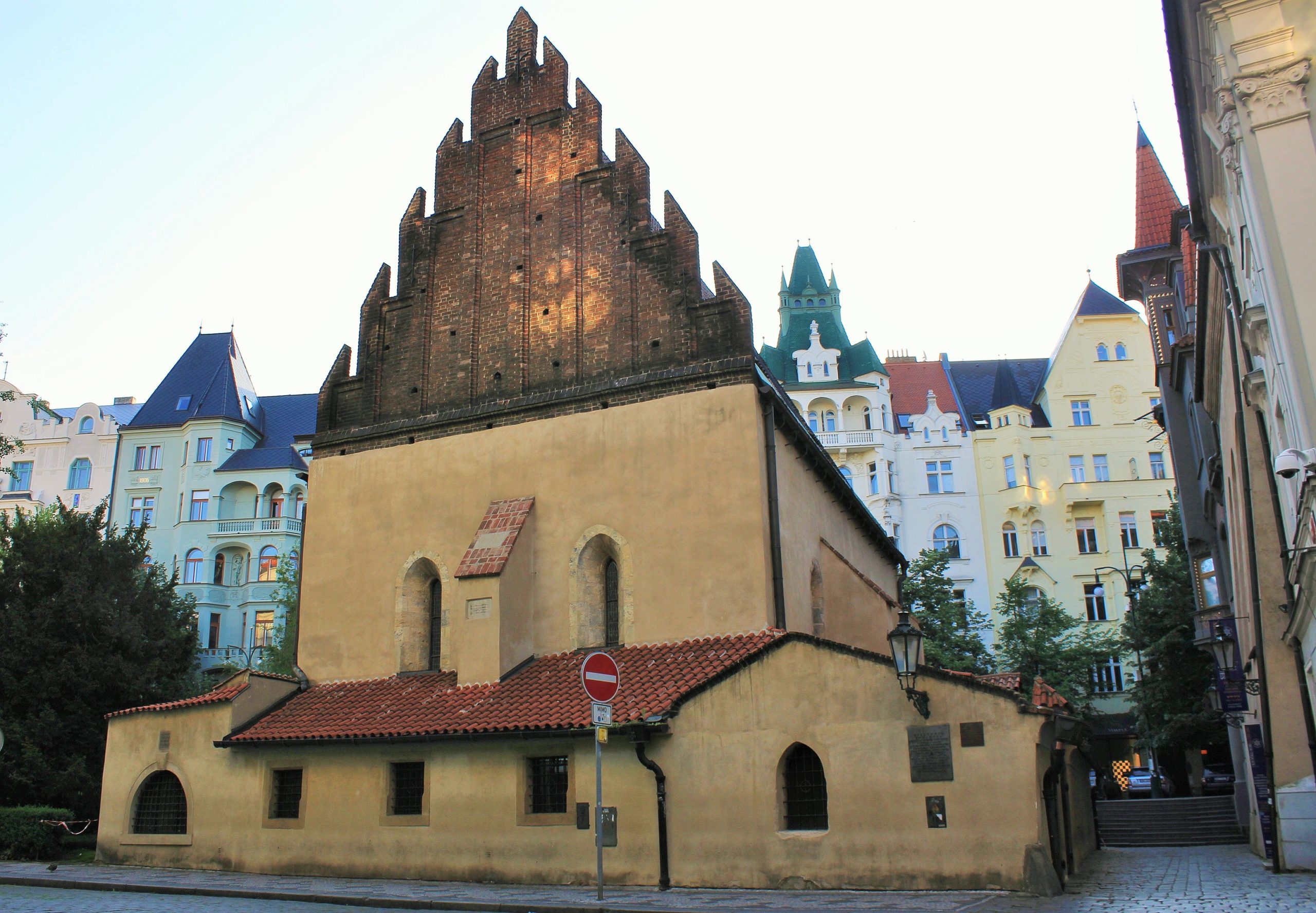 Old new synagogue Prague - © Øyvind Holmstad