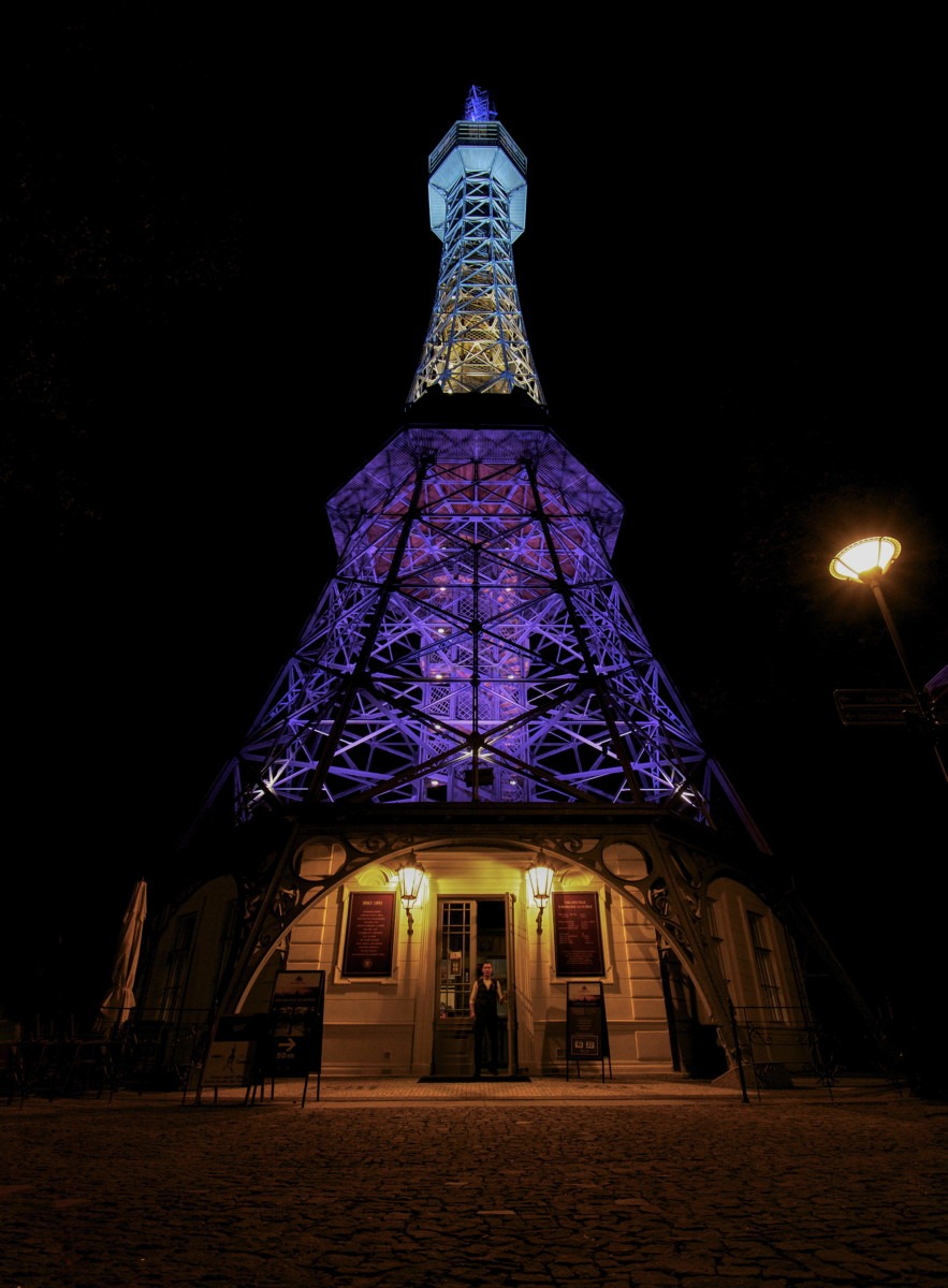 Petřín view tower by night, Prague - © piqsels.com